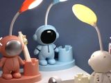 LED Astronot Masa Lambası Ve Kalemlik