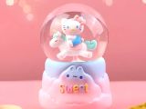 Hello Kitty Işıklı Müzikli Kar Küresi Orta Boy Model 3 