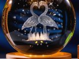 Ahşap Tabanlı LED Işıklı Flamingo Figürlü Kristal Küre