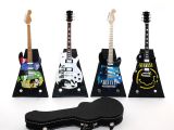 Çantalı Gitar Figürü