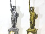 Metal Saatli Özgürlük Anıtı 