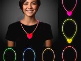 Karanlıkta Yanan Glow Kalp Şekilli Kolye 6 Adet